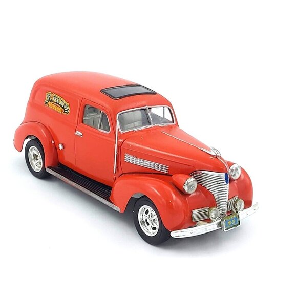Monogram 39 Chevy Panel Truck Dr Feelgood's Elixir 1:24 Model 2772 Pre-Assembled - Picture 4 of 10